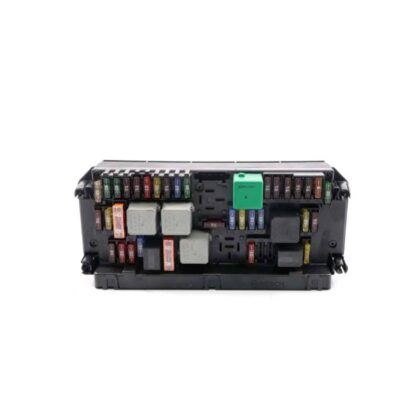 جعبه فیوز داخل موتور بنز b200 اتاق w245
