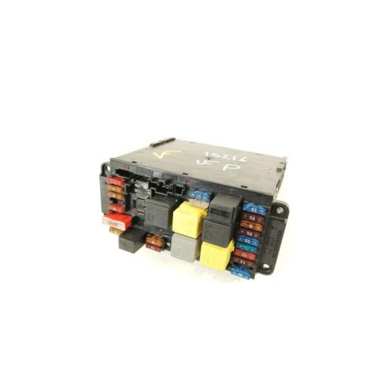 جعبه فیوز داخل موتور بنز C240 اتاق W203