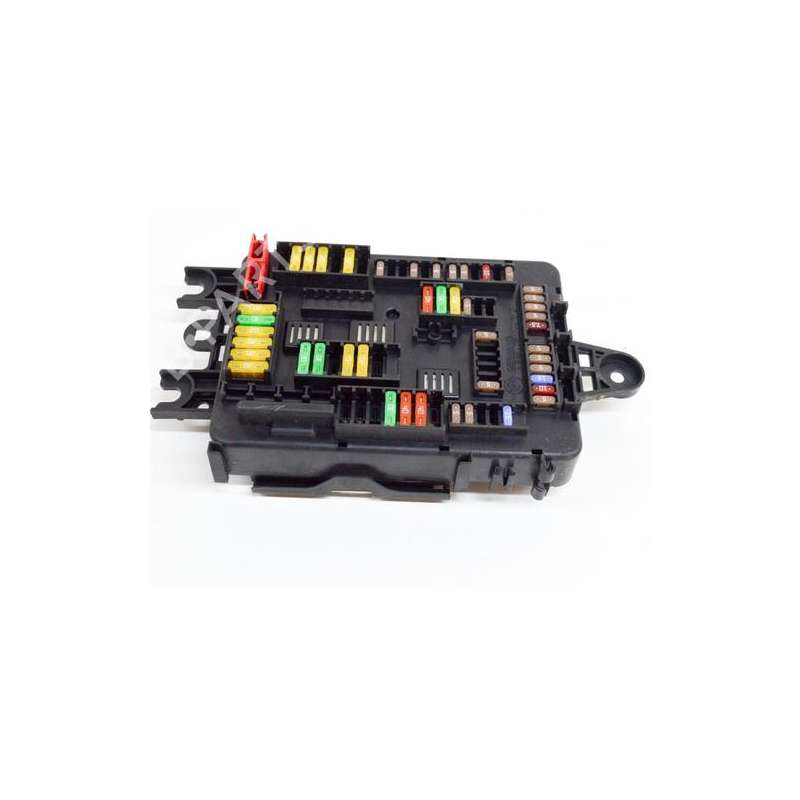 جعبه فیوز داخل موتور بی ام و 320 اتاق F30