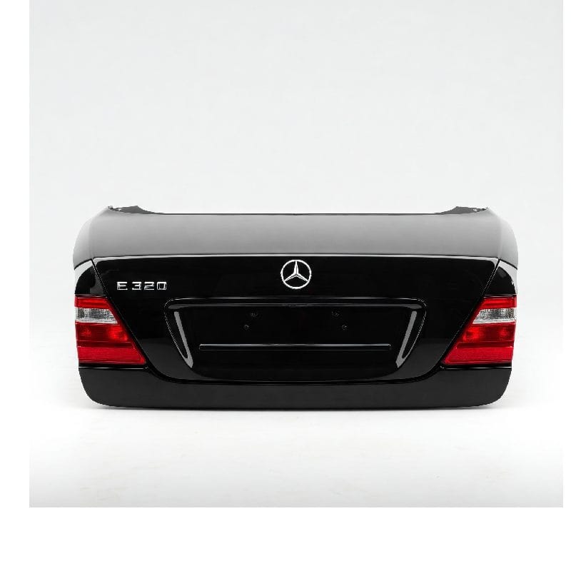 درب صندق عقب بنز E320