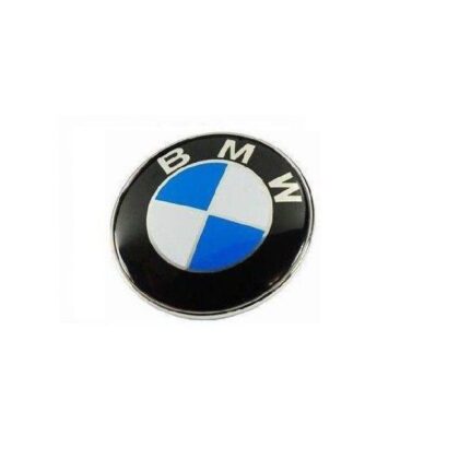 لوگو روی صندوق BMW